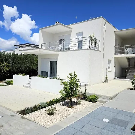 Aurora Vrsi-mulo Apartment Vrsi