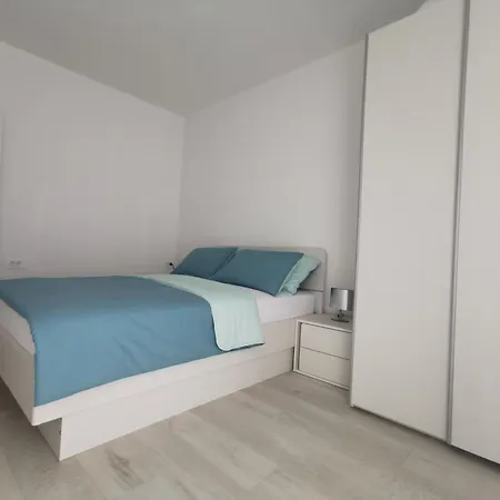 Apartment Aurora Vrsi-mulo Vrsi